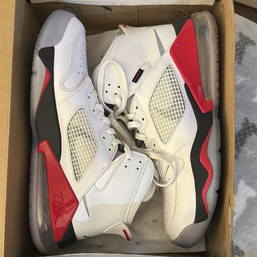 Jordan Mars 270